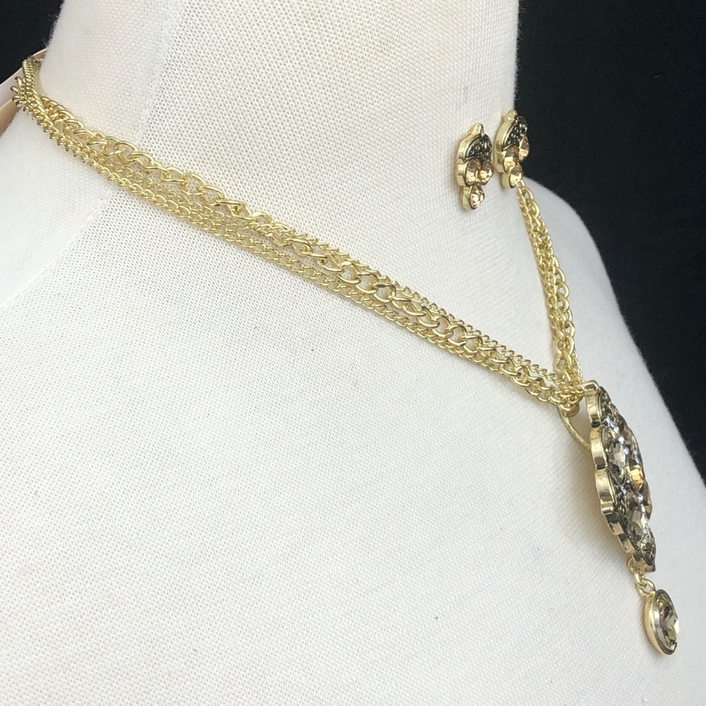 Gold Rhinestone Pendant Necklace Earrings Set - Picture 2 of 3